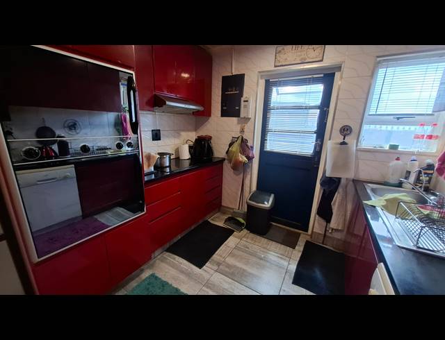 3 BEDROOM FREEHOLD FOR SALE IN STRANDFONTEIN VILLAGE